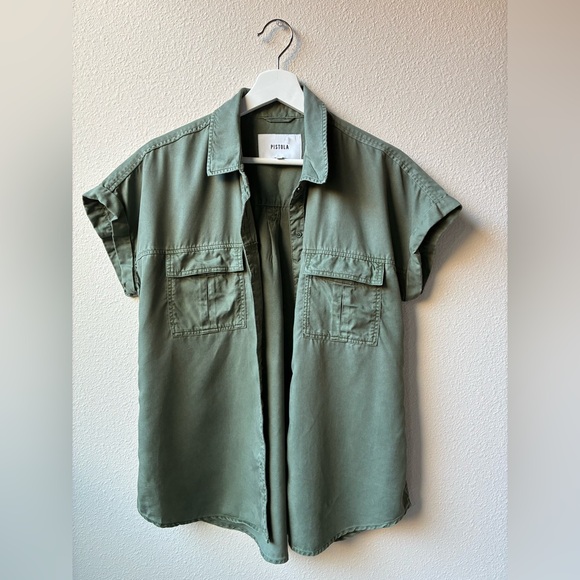 EUC PISTOLA Reid Relaxed Button Down Top in Olive (Size:M) - Picture 3 of 10